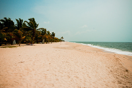 landscape photography of seashore thumbnail