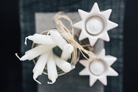 Close-ups of miscellaneous items thumbnail