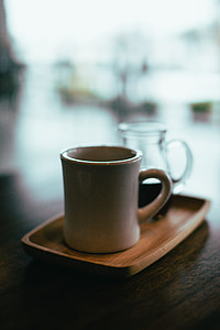 shallow focus photography of gray ceramic coffee mug thumbnail