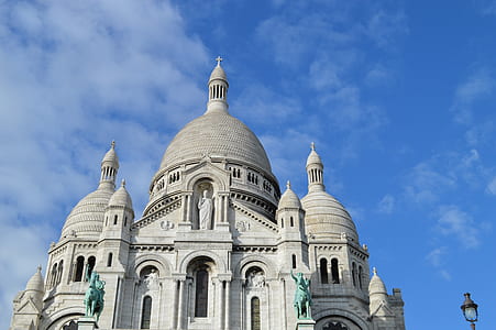 dome beige concrete church low-angle photography thumbnail