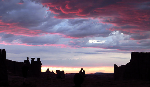 silhouette of man and woman during sunset thumbnail