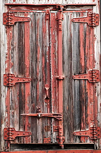 red and brown door\ thumbnail