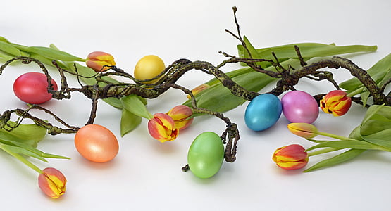 assorted-color flowers and beads decor thumbnail