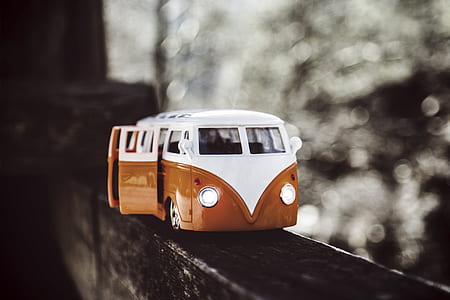 white and brown Volkswagen Samba scale model thumbnail