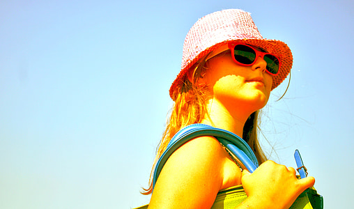 woman wearing sun hat and sunglasses thumbnail