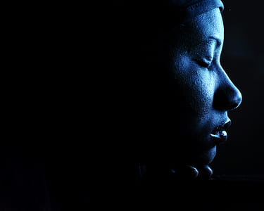 closeup photo of woman's face thumbnail