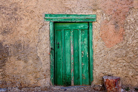 green opened door thumbnail
