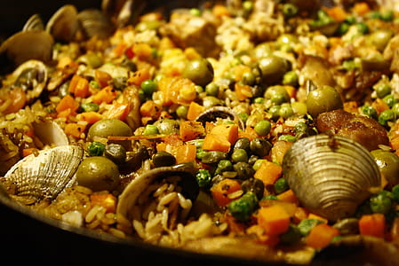 close-up photo of fried rice with vegetables and seashell thumbnail