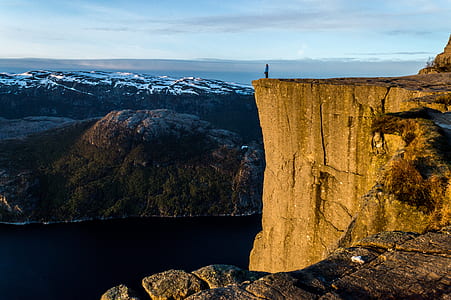 river cliff thumbnail