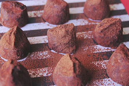 photo of nine chocolate chips thumbnail