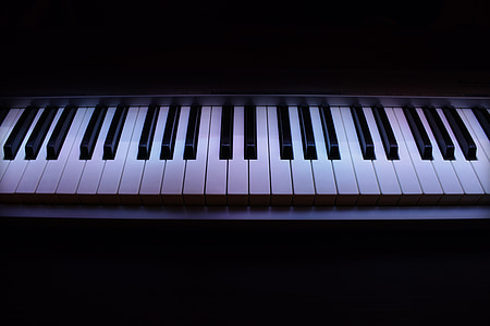 white and black piano pieces thumbnail
