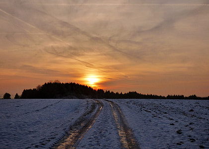 Sunset in the countryside in Luxembourg thumbnail