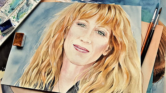 woman painting thumbnail