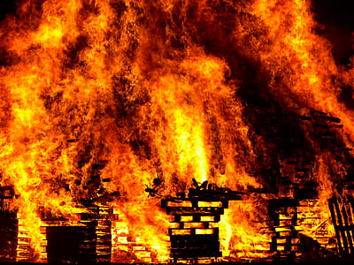 photo of burning house thumbnail