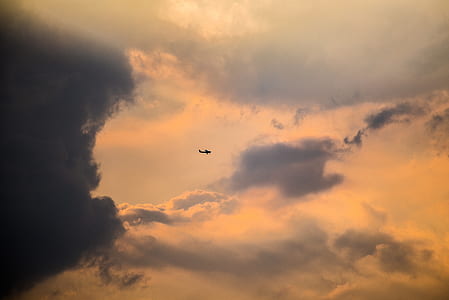 airliner on air thumbnail