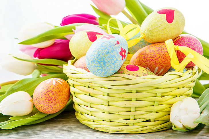Easter basket with eggs