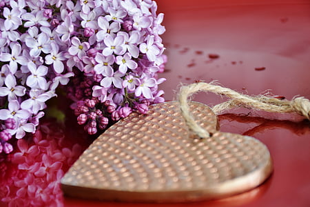 gold-colored heart pendant thumbnail