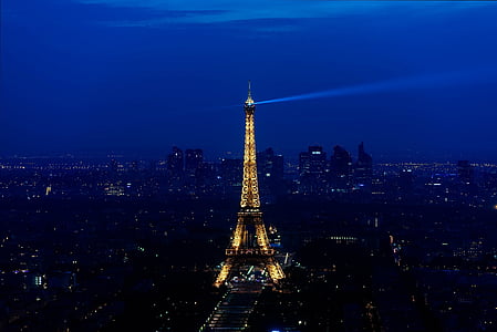 Eiffel Tower in Paris thumbnail