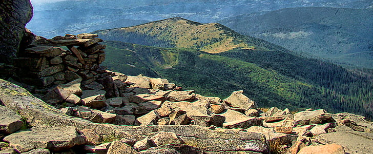 landscape photography of mountains thumbnail