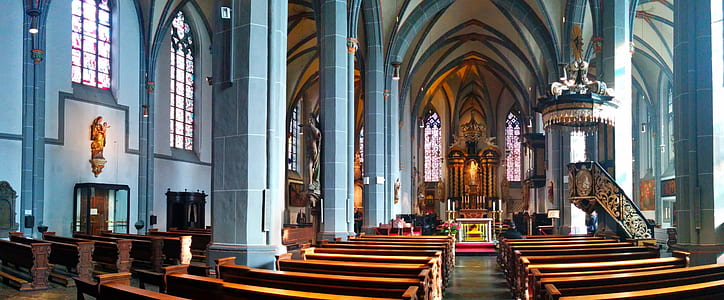 church interior thumbnail