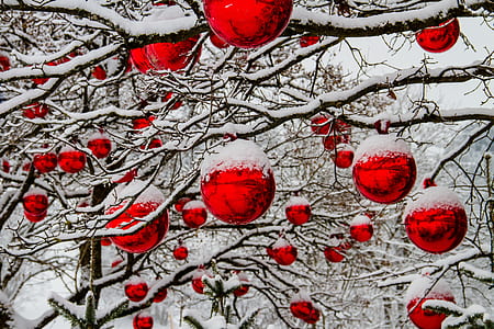 red bauble lot thumbnail