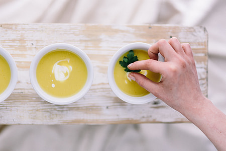 Leek and potato soup with bread thumbnail