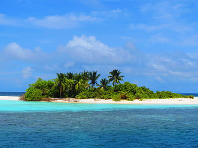 island near body of water thumbnail