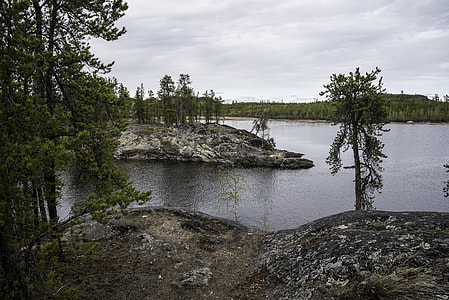 View of Rocks and Lake on the Ingraham Trail thumbnail