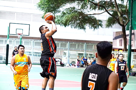 man in black jersey shooting ball thumbnail