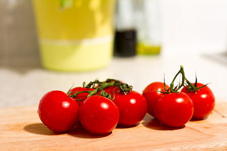 red tomatoes thumbnail