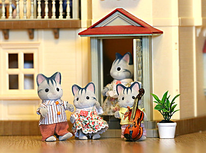three miniature cat figurines thumbnail