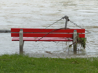 red bench thumbnail
