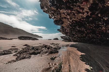 long exposure photography of brown dessert thumbnail