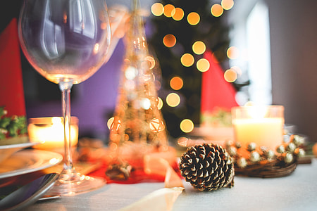 Christmas Table Decoration Close-Up thumbnail