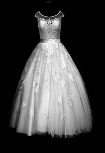 white sleeveless dress thumbnail