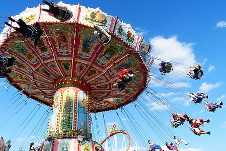 Ferris Wheel during daytime thumbnail