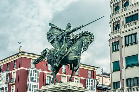knight statue thumbnail