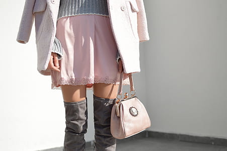 women's brown leather bag thumbnail