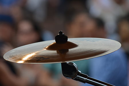 close-up photography of cymbal thumbnail