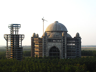 gray mosque during daytime thumbnail
