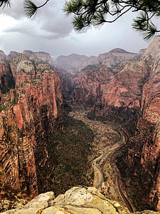 river between canyon thumbnail