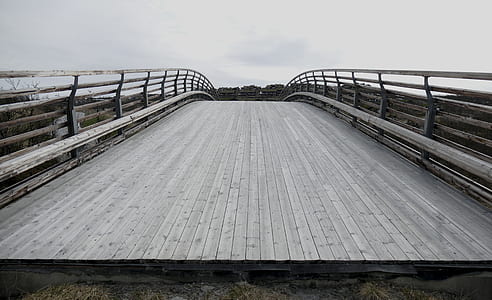 gray bridge thumbnail