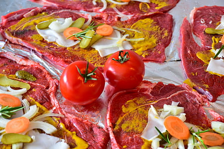 two red tomatoes thumbnail