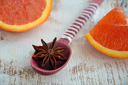 star anise on spoon thumbnail