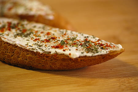 baked bread with cream toppings thumbnail