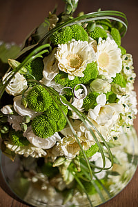 selective focus photo of white and green petaled flowers bouquet thumbnail