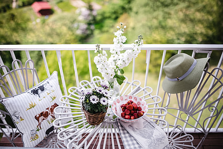 Country-style Balcony Decorations thumbnail