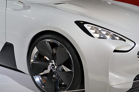 white car thumbnail