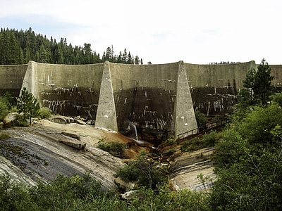 Hume Dam in Sequoia National Park, California thumbnail