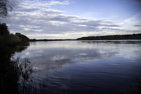 Upstream landscape view of the Wisconsin River from Ferry Bluff, Wisconsin thumbnail